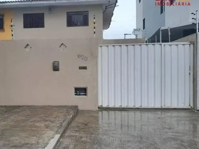 Imagem: Casa com Piscina e 04 Quartos a Venda no