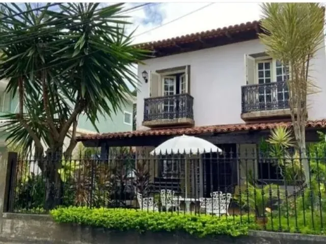 Imagem: Casa com 6 Quartos na Praia do Bosque