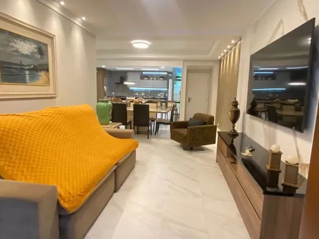 Imagem: Apartamento com 4 Dormitórios À Venda