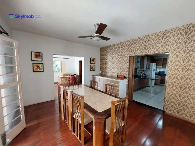 Imagem 15: Ampla Casa À Venda com 338M² - 4 Dormitórios Sendo 4 Suítes com Piscina no Jardim
