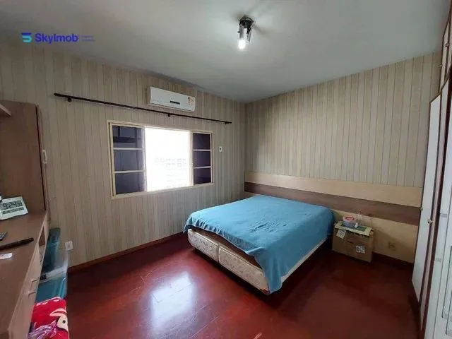 Imagem 4: Ampla Casa À Venda com 338M² - 4 Dormitórios Sendo 4 Suítes com Piscina no Jardim