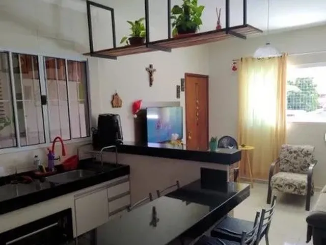 Imagem 13: Casa com Armários Planejados, com 3 Quartos, 1 Suíte com Ótima Localização