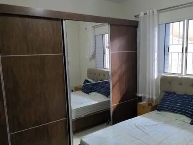 Imagem 10: Casa com Armários Planejados, com 3 Quartos, 1 Suíte com Ótima Localização