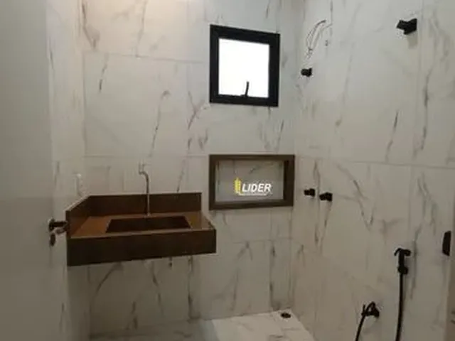 Imagem 7: Casa para Aluguel, 3 Quartos, 1 Suíte, 3 Vagas, Bosque dos Buritis - Uberlândia/Mg