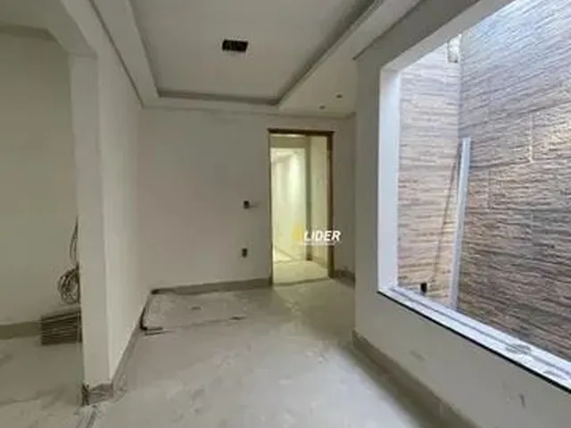 Imagem: Casa para Aluguel, 5 Quartos, 2 Suítes
