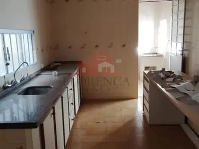 Imagem 5: Casa Comercial para Locação em Apucarana, Vila Frankó, 6 Dormitórios, 2 Banheiros, 1