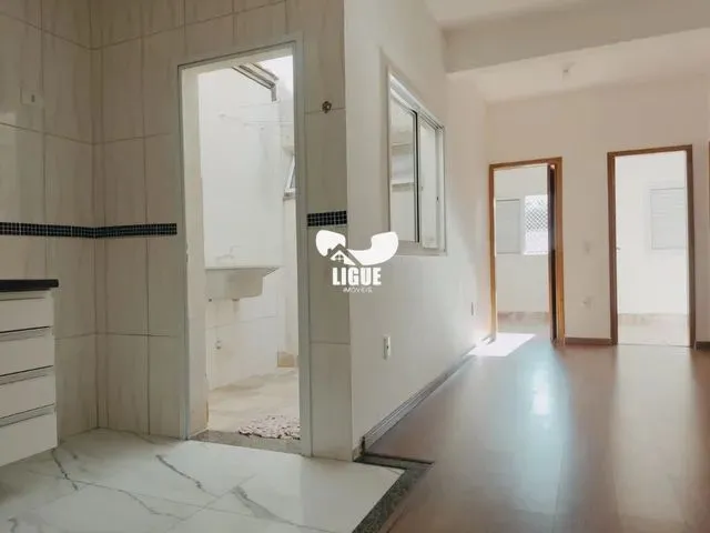 Imagem: O apartamento possui 2 Dormitórios, 1 Suíte, 2 Banheiros,