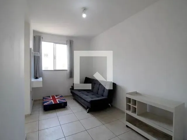 Imagem: O apartamento possui 2 Dormitórios, 1 Banheiro, 1 Vaga na