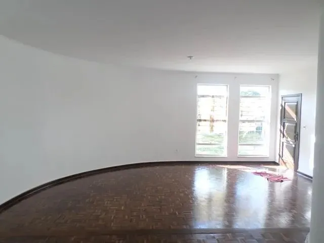 Imagem: Casa para Aluguel com 300 Metros Quadrados