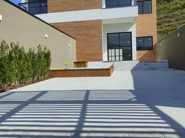 Imagem: Sobrado Alto Padrão para Venda no Bairro