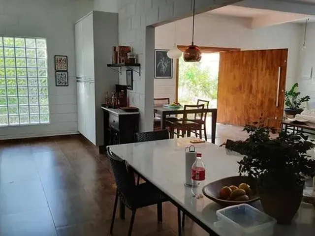 Imagem: A casa possui 3 Dormitórios, 2 Suítes, 3 Banheiros, 2