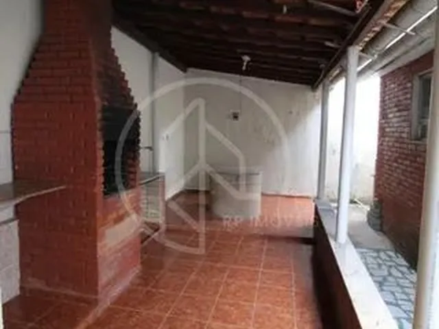 Imagem 6: Casa com 2 Quartos e Área Externa