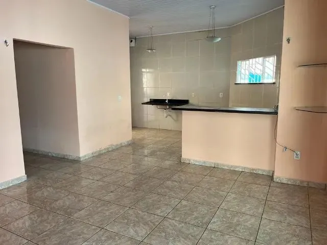 Imagem 2: Aluga-Se Casa com Piscina e 2 Suites + 1 Quarto