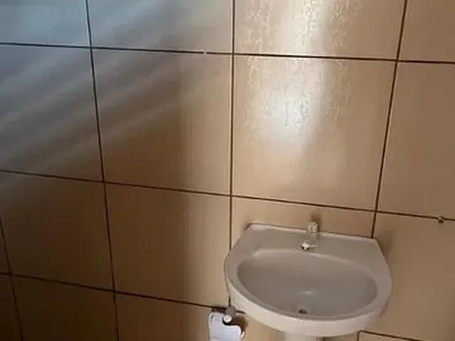 Imagem 11: Aluga-Se Casa com Piscina e 2 Suites + 1 Quarto