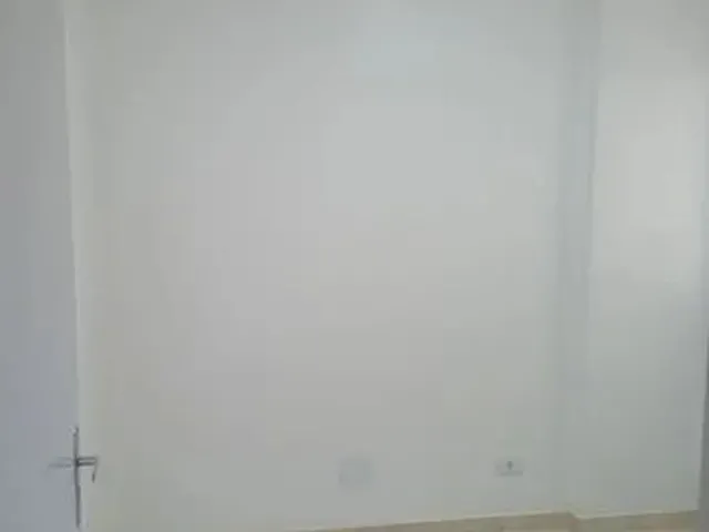 Imagem: Aluga-Se Quarto para Moça!