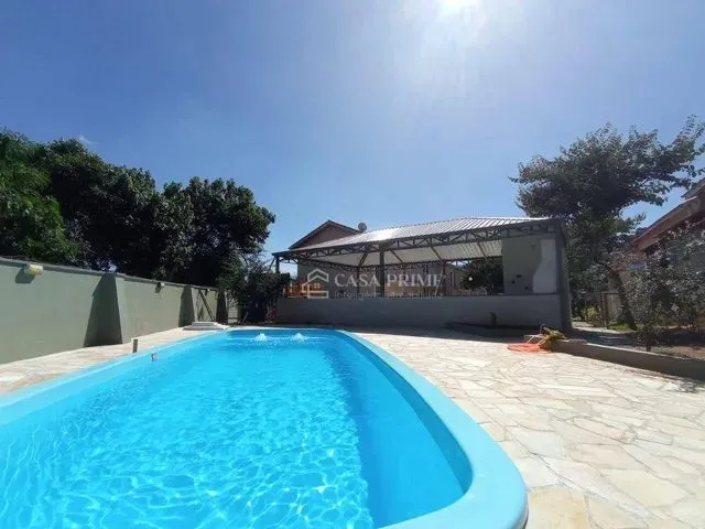 Imagem: Casa em Condomínio com Piscina, 02 Dormitórios