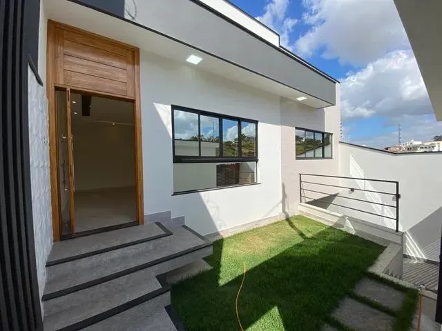 Imagem: Casa Nova, Edificada em Lote Inteiro no