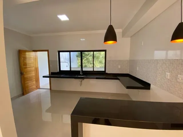 Imagem 11: Casa Nova , Edificada em Lote Inteiro no Bairro Castanheiras