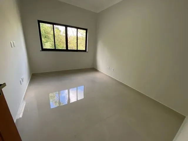 Imagem 15: Casa Nova , Edificada em Lote Inteiro no Bairro Castanheiras