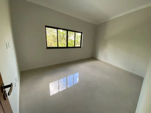 Imagem 14: Casa Nova , Edificada em Lote Inteiro no Bairro Castanheiras