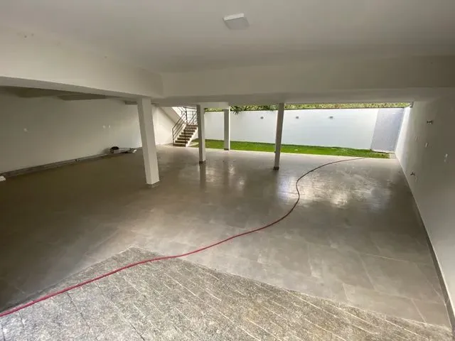 Imagem 8: Casa Nova , Edificada em Lote Inteiro no Bairro Castanheiras