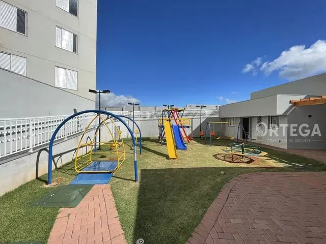 Imagem 9: Apartamento com 2 Quartos em Maringá - Pr