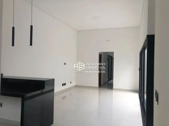 Imagem: Casa À Venda com 3 Dormitórios Sendo 1