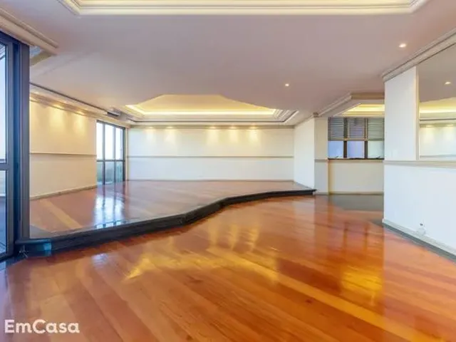 Imagem: O apartamento possui 4 Dormitórios, 3 Banheiros, 3 Vagas