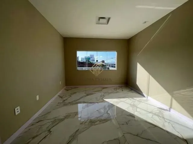 Imagem 4: Oportunidade Imperdível! Casa Alto Padrão com 4 Quartos, Sendo 3 Suítes em Vila Velha