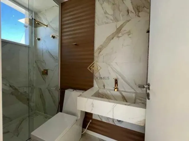 Imagem 8: Oportunidade Imperdível! Casa Alto Padrão com 4 Quartos, Sendo 3 Suítes em Vila Velha
