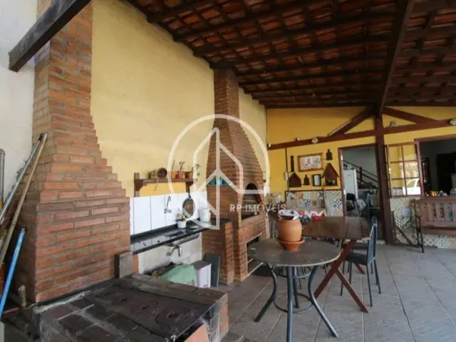 Imagem 5: Casa com 4 Suítes Quintal Amplo