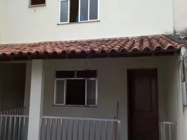 Imagem: A casa possui 2 Dormitórios, 3 Banheiros, 1 Vaga na