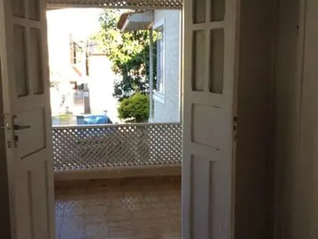 Imagem 8: Casa para Aluguel Possui 130 Metros Quadrados com 4 Quartos em Campo Comprido - Curitiba