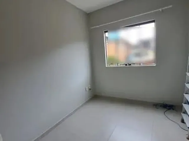 Imagem: O apartamento possui 2 Dormitórios, 1 Banheiro, 1 Vaga na