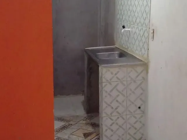 Imagem 3: Alugo Kitnet Sala Cozinha Banheiro Área