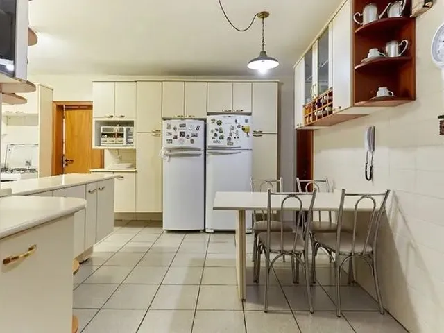 Imagem 11: Apartamento com 4 Dormitórios para Alugar, 286 M² por R$ 3.700/Mês - Batel
