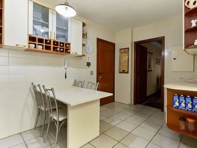 Imagem 6: Apartamento com 4 Dormitórios para Alugar, 286 M² por R$ 3.700/Mês - Batel