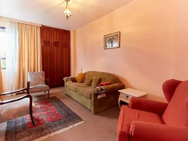 Imagem 4: Apartamento com 4 Dormitórios para Alugar, 286 M² por R$ 3.700/Mês - Batel