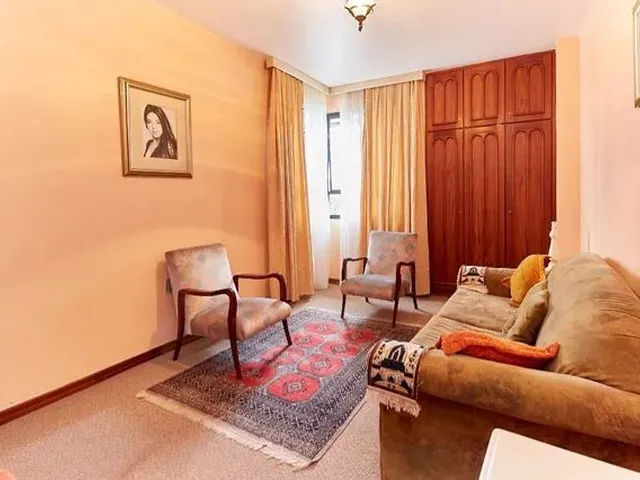 Imagem 2: Apartamento com 4 Dormitórios para Alugar, 286 M² por R$ 3.700/Mês - Batel