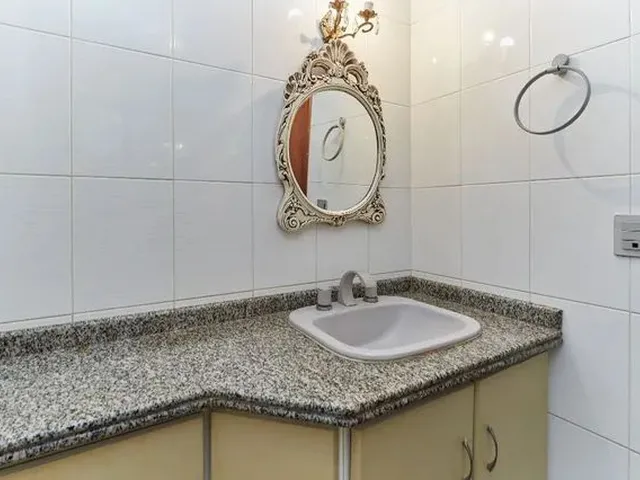 Imagem 13: Apartamento com 4 Dormitórios para Alugar, 286 M² por R$ 3.700/Mês - Batel