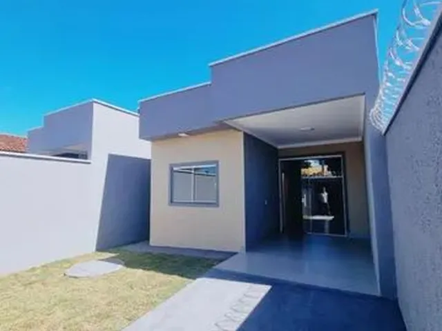 Imagem: A casa possui 3 Dormitórios, 1 Suíte, 2 Banheiros, 2