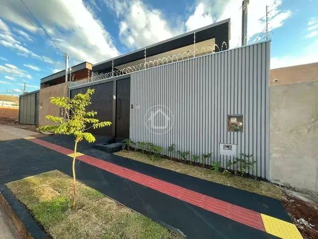 Imagem: Casa com 03 Dormitórios no Rita Vieira