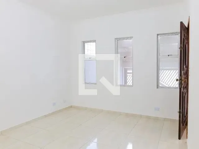 Imagem: A casa possui 3 Dormitórios, 3 Banheiros, 2 Vagas na