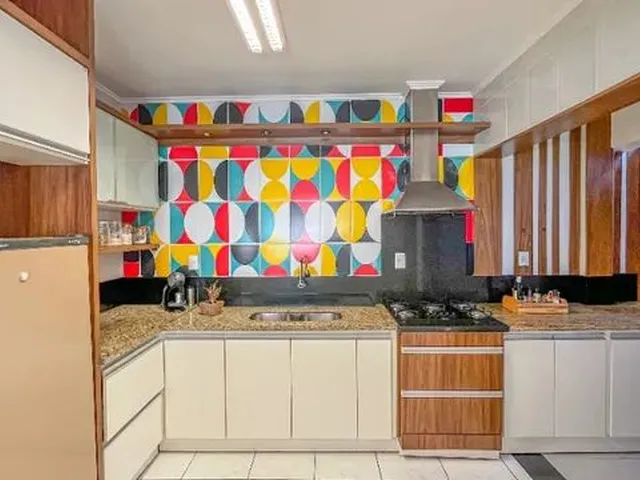 Imagem: O apartamento possui 2 Dormitórios, 1 Banheiro, 80m² de