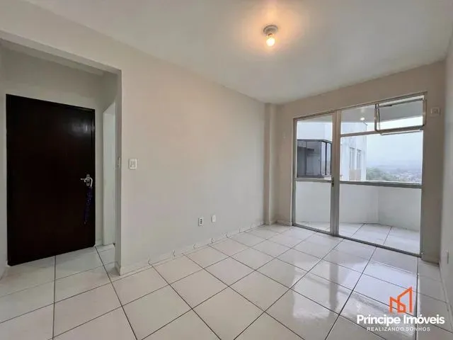Imagem: O apartamento possui 3 Dormitórios, 1 Banheiro, 1 Vaga na