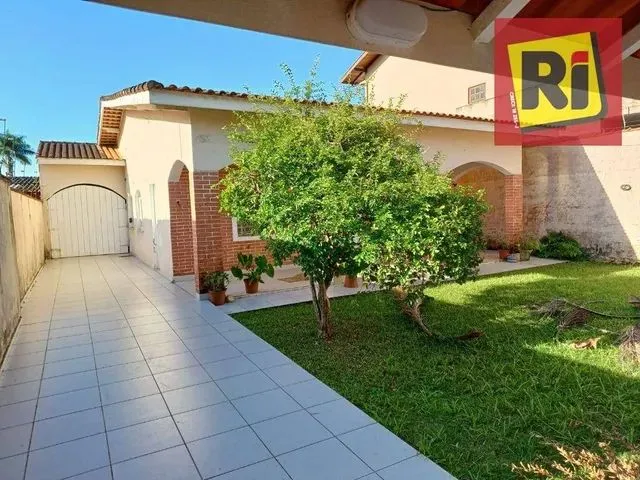 Imagem: Casa com 3 Dormitórios À Venda, 204 M²