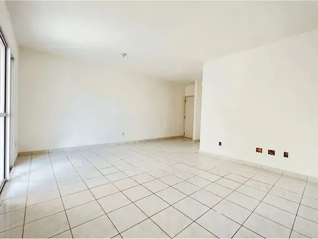 Imagem: Apartamento com Três Dormitórios Gigante!
