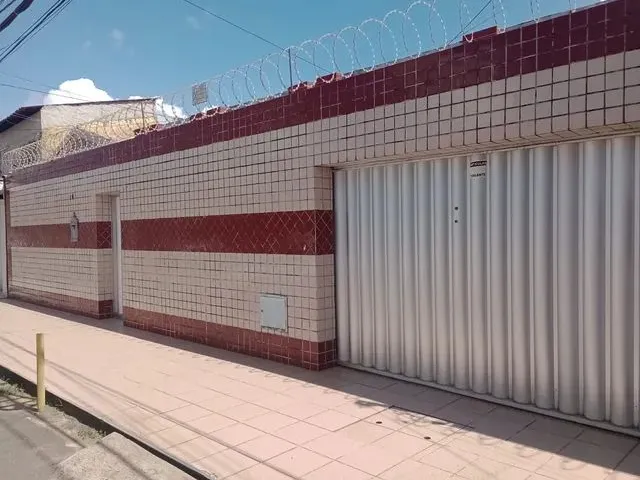 Imagem: Casa com 5 Quartos em Parque Araxá - Fortaleza