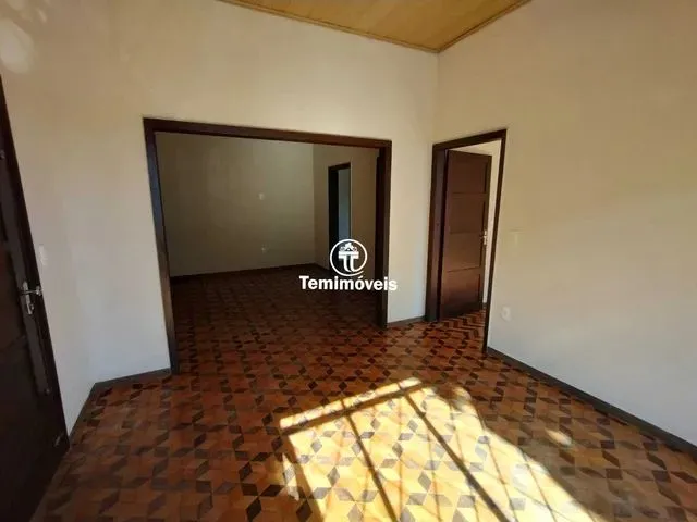 Imagem: Casa Comercial no Bairro Glória, 4 Salas