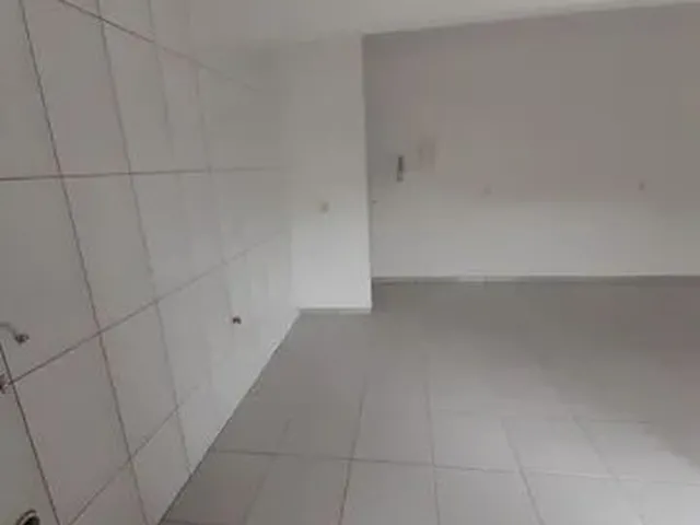 Imagem: O apartamento possui 2 Dormitórios, 1 Banheiro, 1 Vaga na
